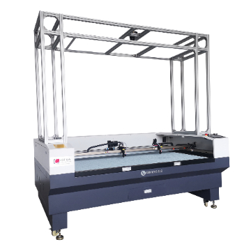 商標(biāo)輔料激光切割機